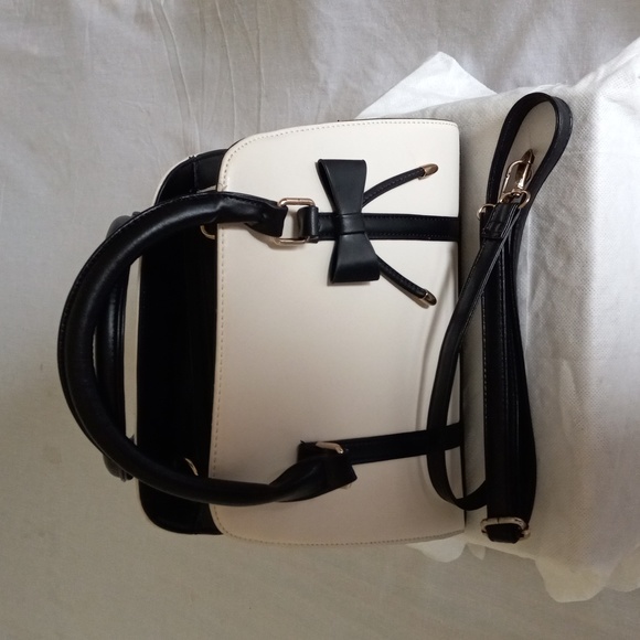 Handbag - Picture 12 of 15